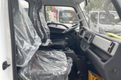 福田奥铃V卡 2.3L柴油 142马力 万里扬5档 4.17米单排厢式微卡