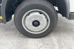 福田奥铃V卡 2.3L柴油 142马力 万里扬5档 4.17米单排厢式微卡