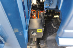 蓝擎·悦EN 宽体 气刹 4.18米单排纯电动仓栅式轻卡 宁德时代100.46kWh