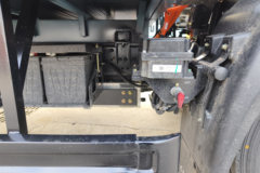 蓝擎·悦EN 宽体 气刹 4.18米单排纯电动仓栅式轻卡 宁德时代100.46kWh