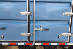 蓝擎·悦EN 宽体 气刹 4.18米单排纯电动仓栅式轻卡 宁德时代100.46kWh