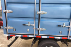 蓝擎·悦EN 宽体 气刹 4.18米单排纯电动仓栅式轻卡 宁德时代100.46kWh