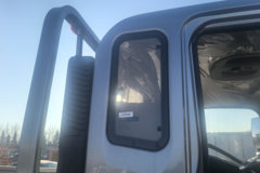 中国重汽HOWO 悍将M 150马力 3.85米排半厢式轻卡