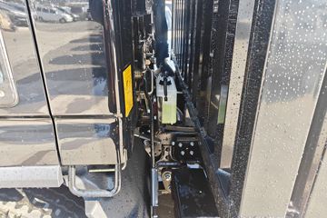 Ծ�� ��ԽC300 140���� 4.17�׵�����ʽ�ῨͼƬ