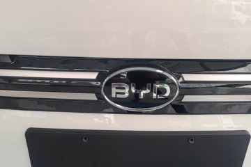 ���ǵ�T4 �Ƽ��� 3.815�׵��Ŵ��綯�����Ῠ ����62.4kWhͼƬ