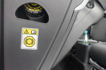���ǵ�T4 �Ƽ��� 3.815�׵��Ŵ��綯�����Ῠ ����62.4kWhͼƬ