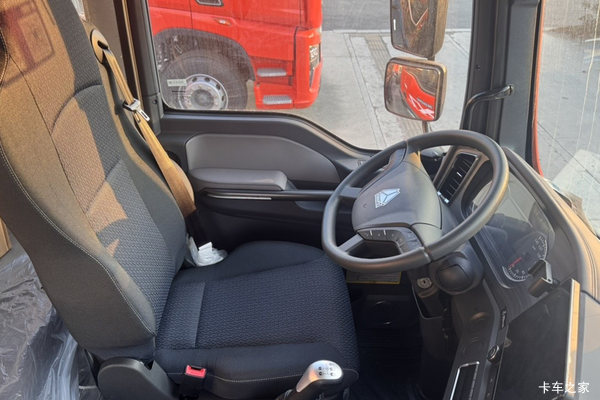 优惠2.68万 无锡市HOWO TX7 PRO载货车火热促销中