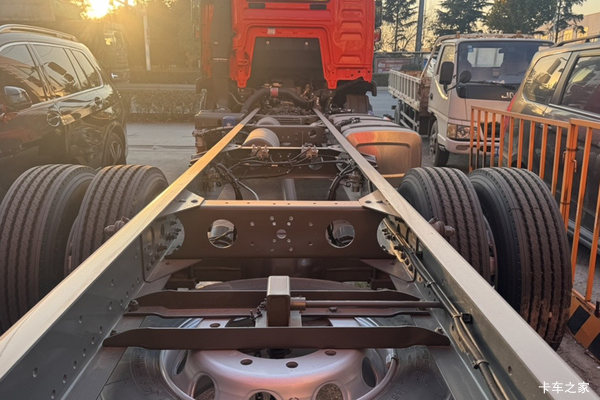 优惠2.68万 无锡市HOWO TX7 PRO载货车火热促销中