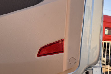 ��������HOWO TS7 6.9L���� 290���� 4X2 �й�����8�� 9.6����ʽ�ػ���ͼƬ