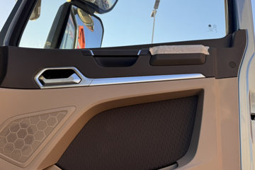 ��������HOWO TS7 6.9L���� 290���� 4X2 �й�����8�� 9.6����ʽ�ػ���ͼƬ