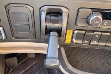 ��������HOWO TS7 6.9L���� 290���� 4X2 �й�����8�� 9.6����ʽ�ػ���ͼƬ