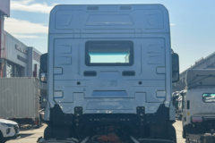 欧曼银河3 7L柴油 350马力 4X2 采埃孚9档 AMT自动档 高顶 6.8米排半栏板载货车