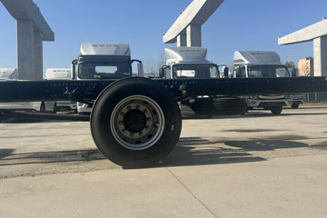 ŷ������3 7L���� 350���� 4X2 �ɰ���9�� AMT�Զ��� �߶� 6.8���Ű������ػ���ͼƬ
