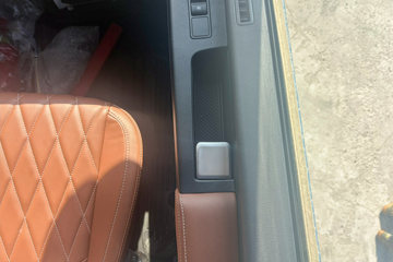 ŷ������3 7L���� 350���� 4X2 �ɰ���9�� AMT�Զ��� �߶� 6.8���Ű������ػ���ͼƬ