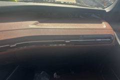 欧曼银河3 7L柴油 350马力 4X2 采埃孚9档 AMT自动档 高顶 6.8米排半栏板载货车