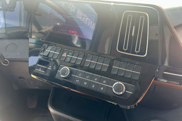 ŷ������3 7L���� 350���� 4X2 �ɰ���9�� AMT�Զ��� �߶� 6.8���Ű������ػ���ͼƬ