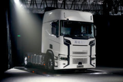 ˹������NEXT ERAϵ�� ���� 460���� 4X2 ǣ����ͼƬ
