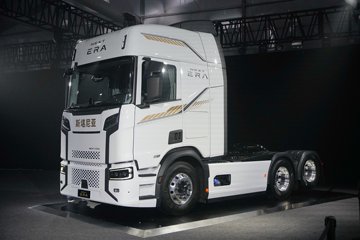 斯堪尼亚NEXT ERA系列 柴油 500马力 6X2R 牵引车