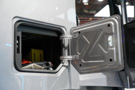 广汽T9&nbsp;电动牵引车底盘图片