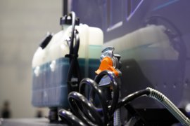 广汽T9&nbsp;电动牵引车底盘图片