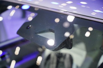 ����Ƥ�� ��;PHEV 2025�� ������ ���� ������ʽ��϶���˫��Ƥ�� 31.2kWhͼƬ