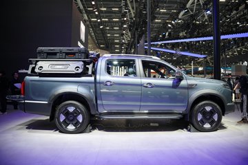 ����Ƥ�� ��;PHEV 2025�� ������ ���� ������ʽ��϶���˫��Ƥ�� 31.2kWhͼƬ