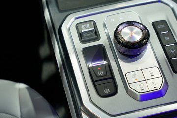 ����Ƥ�� ��;PHEV 2025�� ������ ���� ������ʽ��϶���˫��Ƥ�� 31.2kWhͼƬ