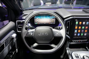 ����Ƥ�� ��;PHEV 2025�� ������ ���� ������ʽ��϶���˫��Ƥ�� 31.2kWhͼƬ