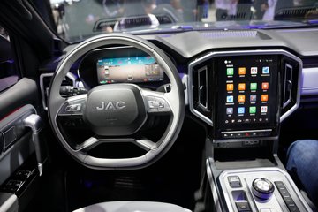 ����Ƥ�� ��;PHEV 2025�� ������ ���� ������ʽ��϶���˫��Ƥ�� 31.2kWhͼƬ