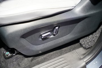 ����Ƥ�� ��;PHEV 2025�� ������ ���� ������ʽ��϶���˫��Ƥ�� 31.2kWhͼƬ