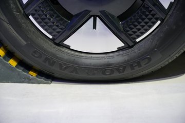 ����Ƥ�� ��;PHEV 2025�� ������ ���� ������ʽ��϶���˫��Ƥ�� 31.2kWhͼƬ