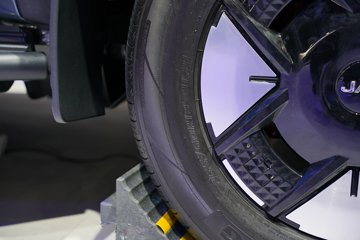 ����Ƥ�� ��;PHEV 2025�� ������ ���� ������ʽ��϶���˫��Ƥ�� 31.2kWhͼƬ