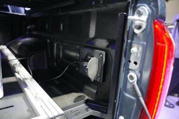 ����Ƥ�� ��;PHEV 2025�� ������ ���� ������ʽ��϶���˫��Ƥ�� 31.2kWhͼƬ