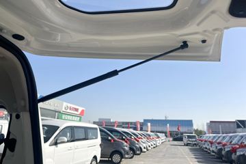 SRM��ԴС��ʨX30 2023�� ������ 1.5L CNG 86���� 6��΢��ͼƬ