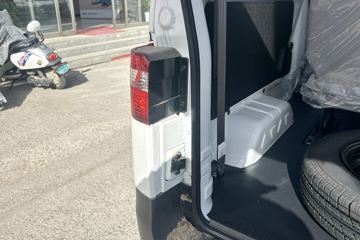 SRM��ԴС��ʨX30 2023�� ������ 1.5L CNG 86���� 6��΢��ͼƬ