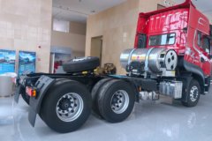 东风天龙KL 12.9L LNG 520马力 4X2 东风14档 牵引车