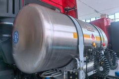 东风天龙KL 12.9L LNG 520马力 4X2 东风14档 牵引车