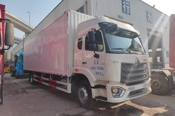 重汽豪沃 NX5 4.9L柴油 260马力 4X2 中国重汽8档 9.65米排半厢式载货车