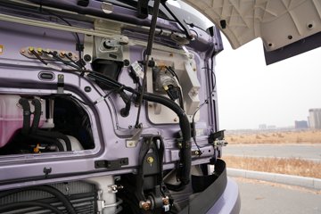 һ�����J6PRO 13.2L LNG 530���� 6X4 һ�����12�� AMT�Զ��� ǣ����ͼƬ