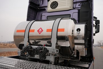 һ�����J6PRO 13.2L LNG 530���� 6X4 һ�����12�� AMT�Զ��� ǣ����ͼƬ