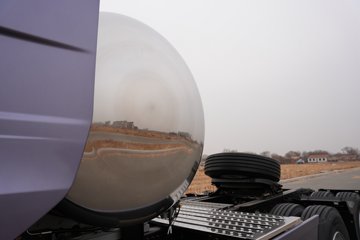 һ�����J6PRO 13.2L LNG 530���� 6X4 һ�����12�� AMT�Զ��� ǣ����ͼƬ