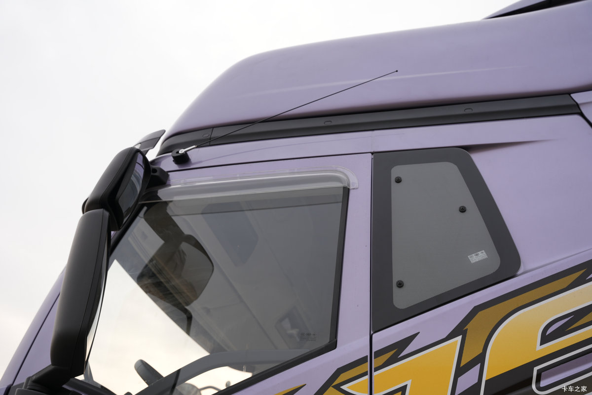 һ�����J6PRO 13.2L LNG 530���� 6X4 һ�����12�� AMT�Զ��� ǣ�������                                                