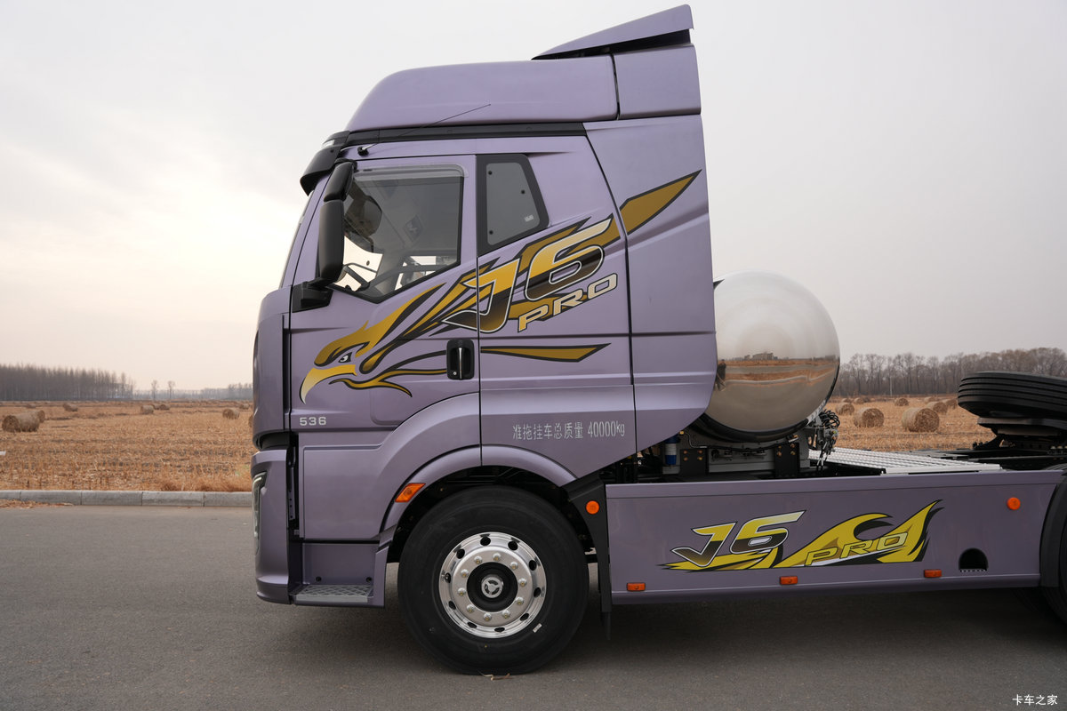 һ�����J6PRO 13.2L LNG 530���� 6X4 һ�����12�� AMT�Զ��� ǣ�������                                                