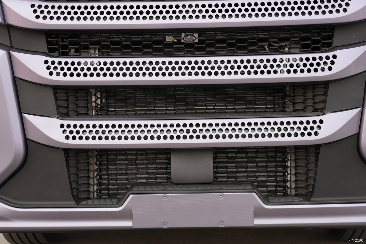 һ�����J6PRO 13.2L LNG 530���� 6X4 һ�����12�� AMT�Զ��� ǣ�������                                                