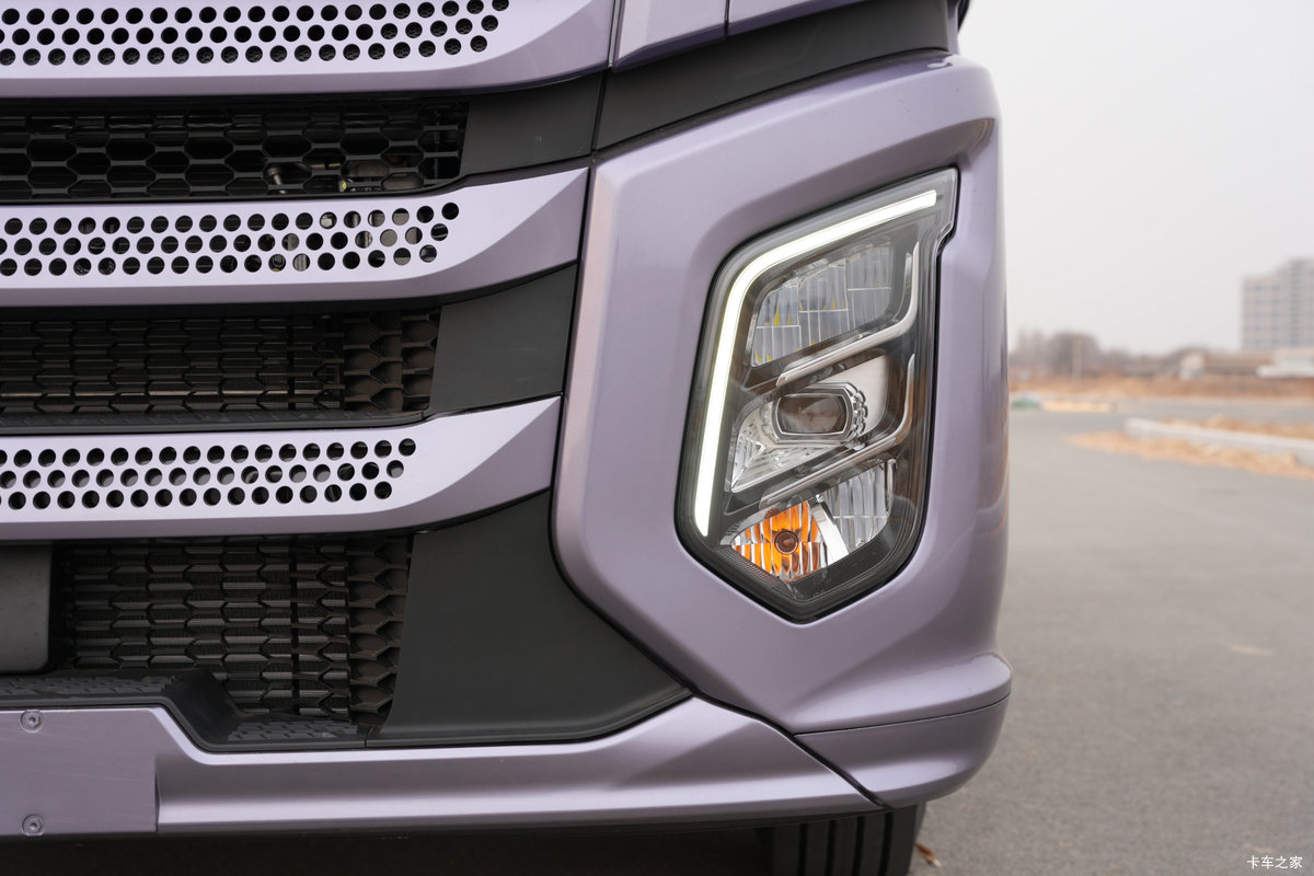 һ�����J6PRO 13.2L LNG 530���� 6X4 һ�����12�� AMT�Զ��� ǣ�������                                                