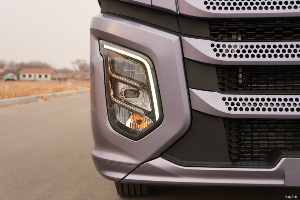 һ�����J6PRO 13.2L LNG 530���� 6X4 һ�����12�� AMT�Զ��� ǣ�������                                                