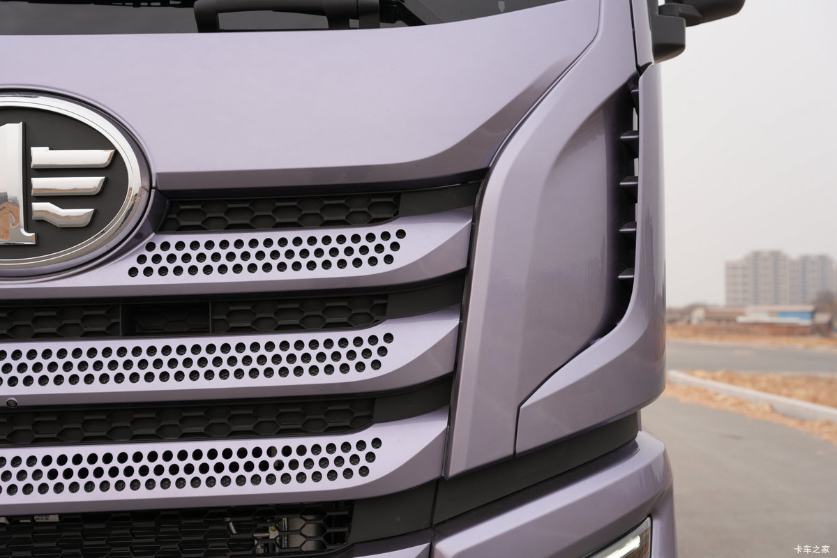 һ�����J6PRO 13.2L LNG 530���� 6X4 һ�����12�� AMT�Զ��� ǣ�������                                                