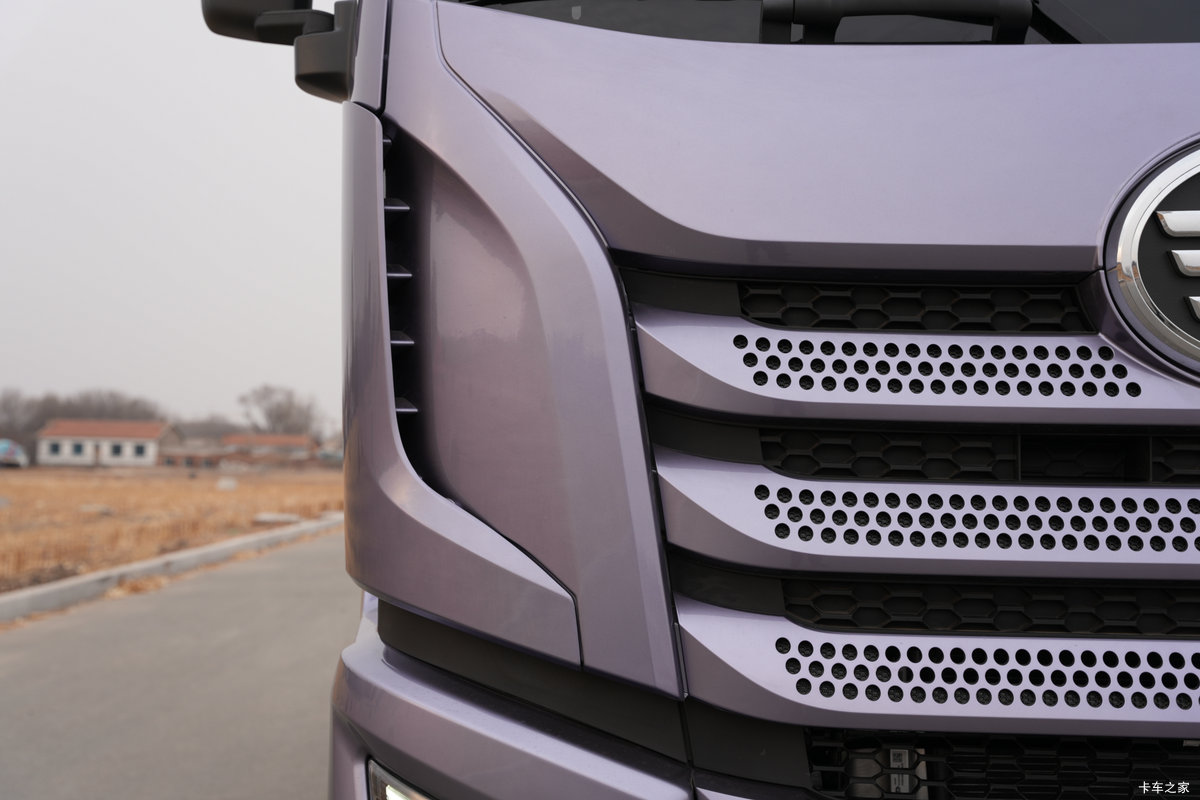 һ�����J6PRO 13.2L LNG 530���� 6X4 һ�����12�� AMT�Զ��� ǣ�������                                                