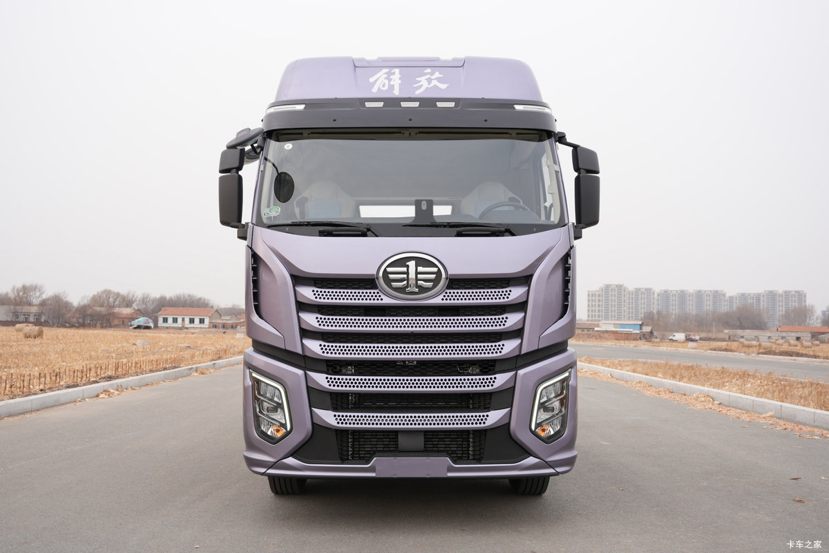 һ�����J6PRO 13.2L LNG 530���� 6X4 һ�����12�� AMT�Զ��� ǣ�������                                                