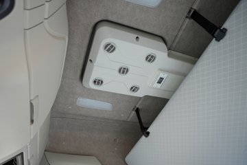 һ�����J6PRO 13.2L LNG 530���� 6X4 һ�����12�� AMT�Զ��� ǣ����ͼƬ